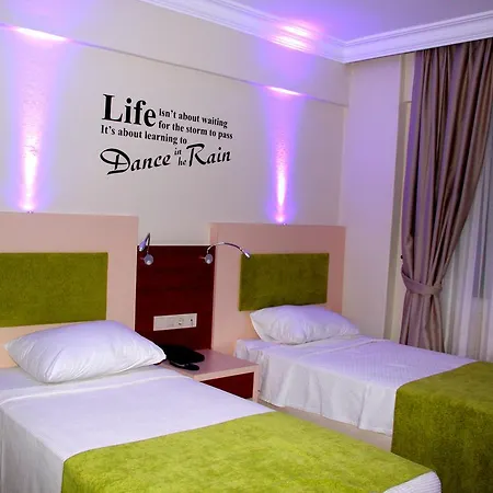 Smartline Lion Hotel 3*